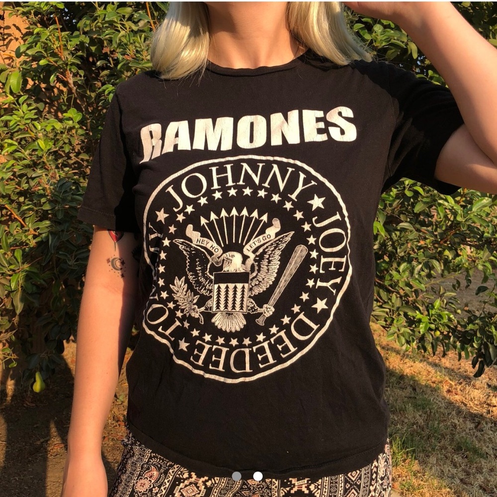 Ramones band tee